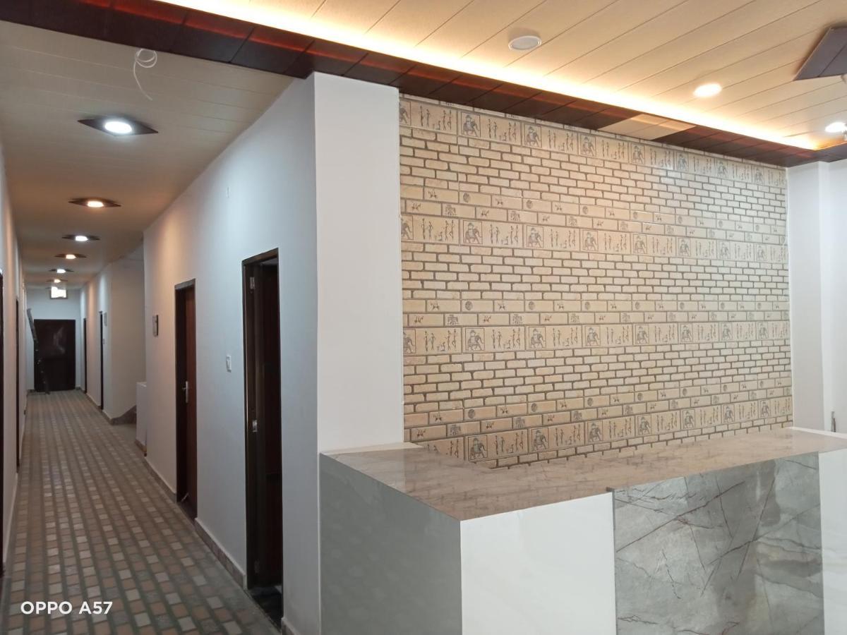 5 Petals Hotel Benares Buitenkant foto