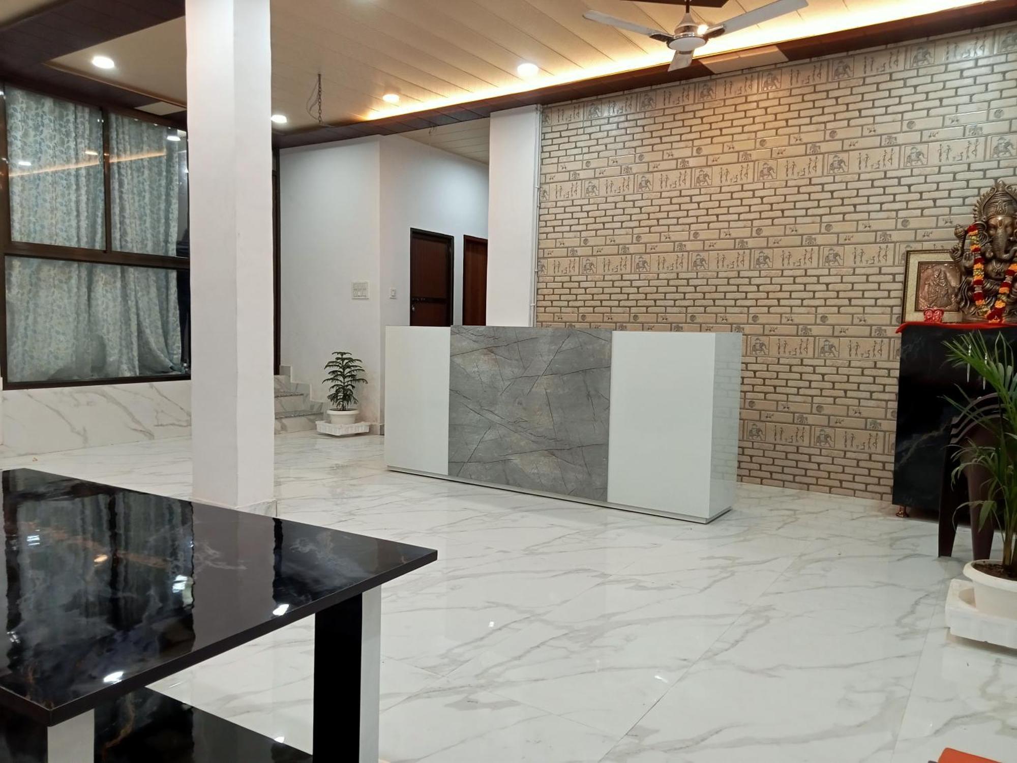 5 Petals Hotel Benares Buitenkant foto